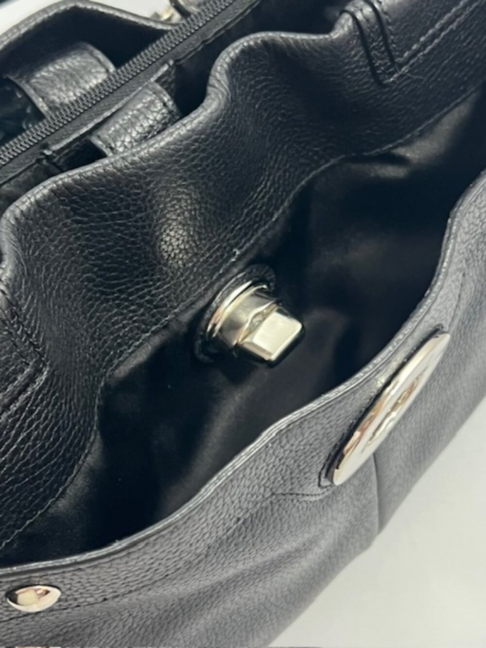 Coach Peyton Penelope Pebble Leather Turn Lock CarryAll Satchel Bag F16531 Black - Picture 6 of 16